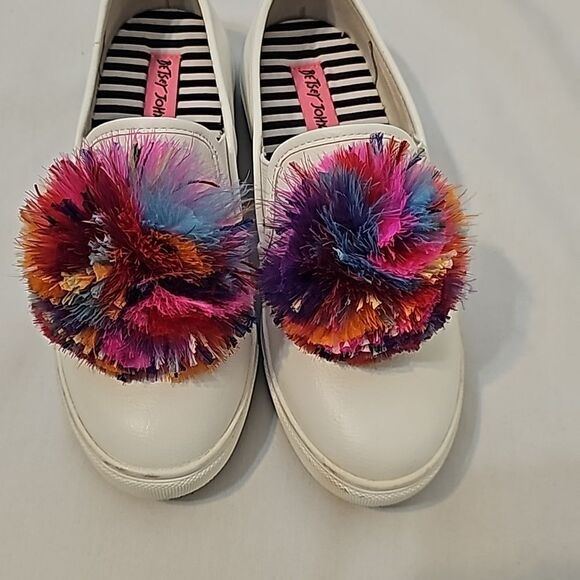 Betsey JohnsonTrixie Sneakers size 5M - Picture 2 of 6